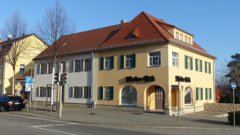 File:Schloßallee 31-33 Moritzburg.JPG