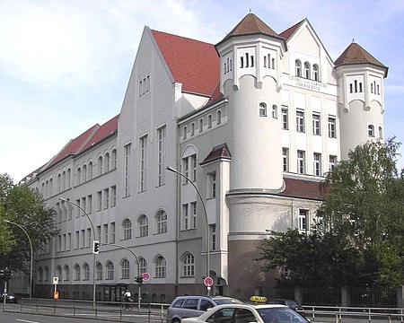 Schule Reich Ranicki (cropped)