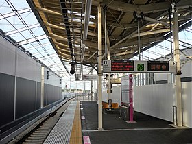 1號線月台（京成津田沼方向高架月台）。2號線月台尚未啟用。