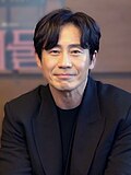 Shin Ha-kyun em março de 2021.jpg