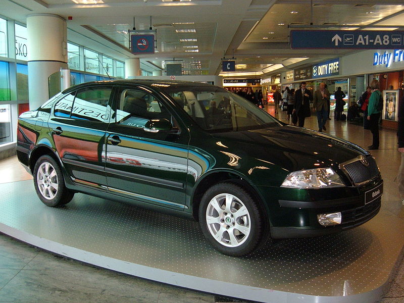 File:Skoda Octavia II side Prague Airport.JPG