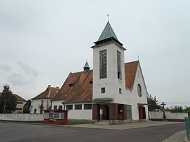 St. Václav church in Bítov, view from northwest.JPG