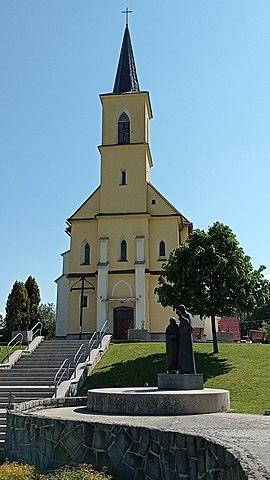 Staškov, kostol navštívenia Panny Márie.jpg