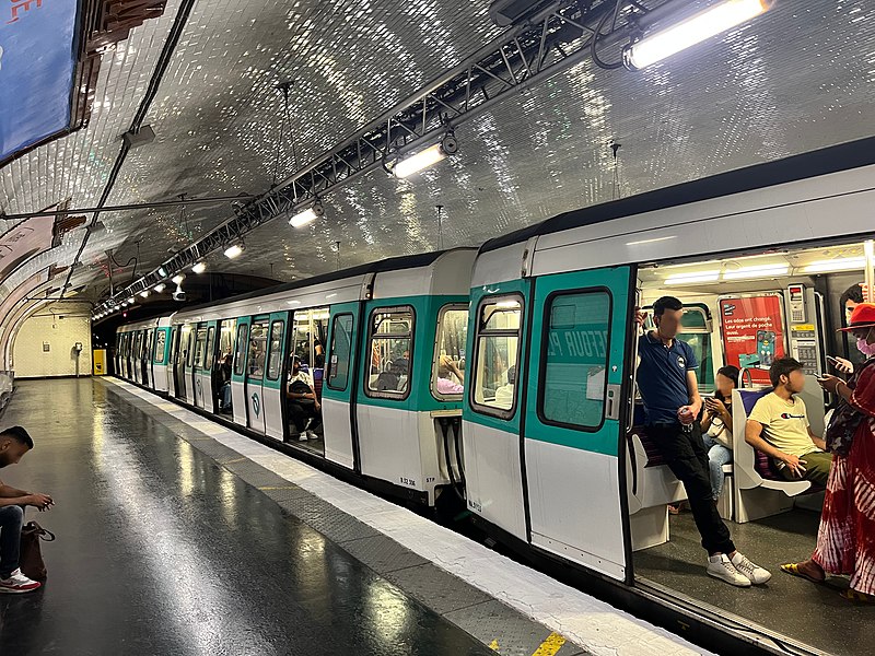 File:Station Carrefour Pleyel Métro Paris Ligne 13 - Saint-Denis (FR93) - 2022-07-02 - 2.jpg