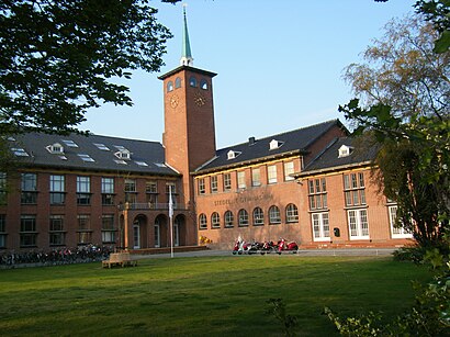 So kommt man zu Stedelijk Gymnasium Leiden mit den Öffentlichen - Mehr zum Ort Hier