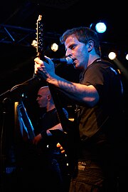 Muhammed Suiçmez at a performance in Munich (2007), in the background Stefan Fimmer.