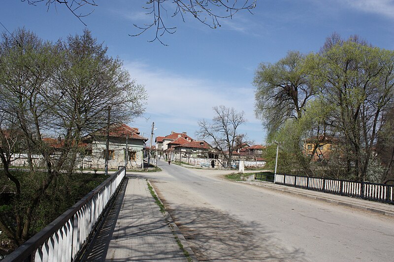 File:Stob Bulgaria 20090407 064.JPG