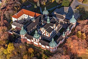 Kloster Svatá Hora: Wallfahrtsort im Okres Příbram, Tschechien