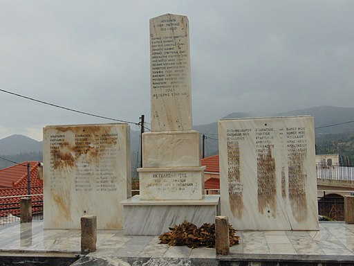 Taksiarhes Evia monument