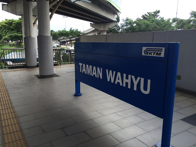 File:Taman Wahyu Komuter station.jpg