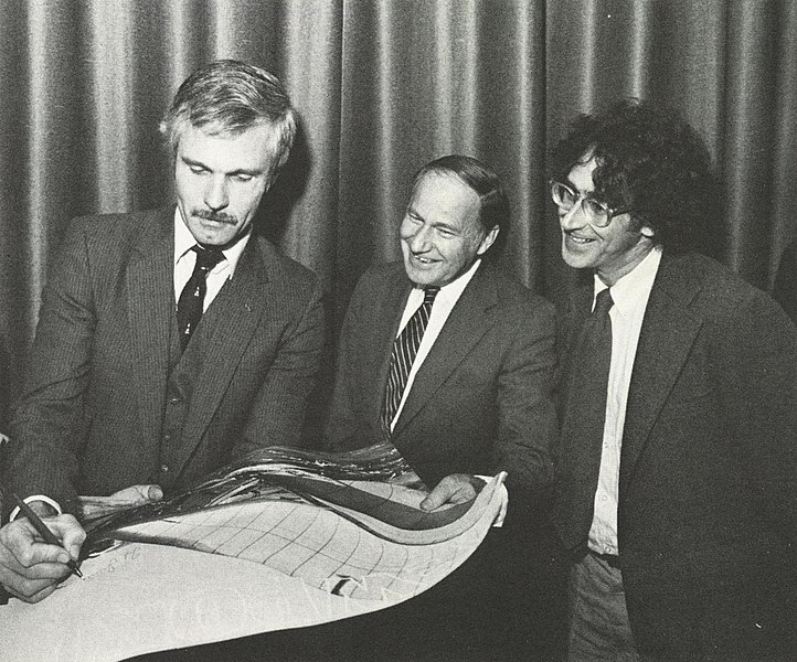 File:Ted Turner autographing, RIT NandE Vol13Num31 1981 Oct8 Complete.jpg