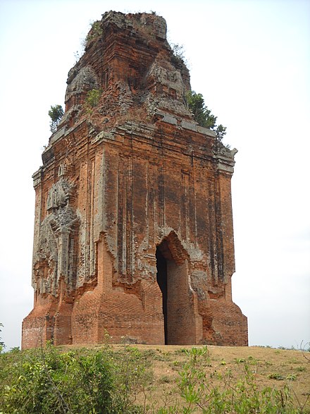 Phu Loc tower, a Cham kalan archetype,[172] Binh Dinh, constructed in late 13th century. A remain of Vijaya.
