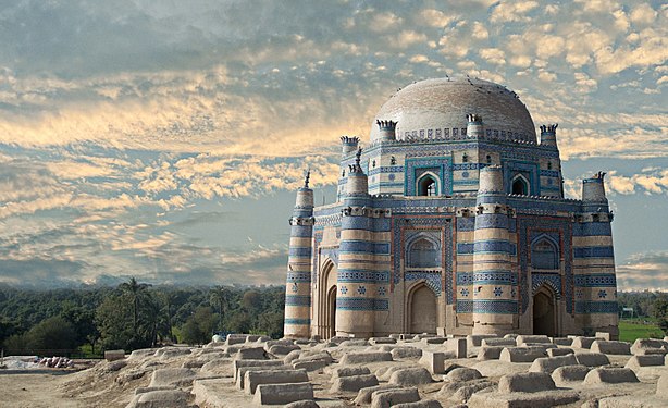 The tomb of Bibi Jawindi in Uch Sharif, Punjab, Pakistan Photograph: Usamashahid433 Licensing: CC-BY-SA-4.0