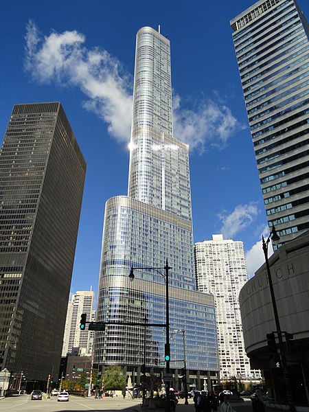 Tập tin:Trump International Hotel and Tower (Chicago) - DSC09402.JPG