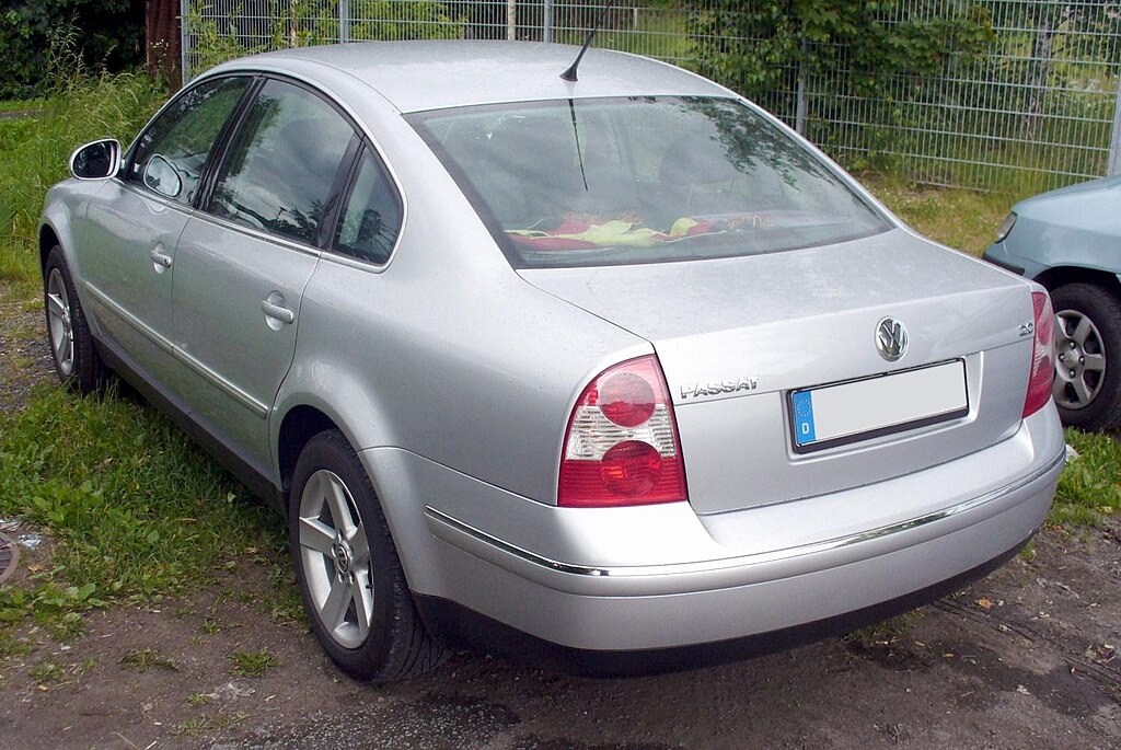 File:Volkswagen Passat B5 GP Limousine.jpg - Wikimedia Commons