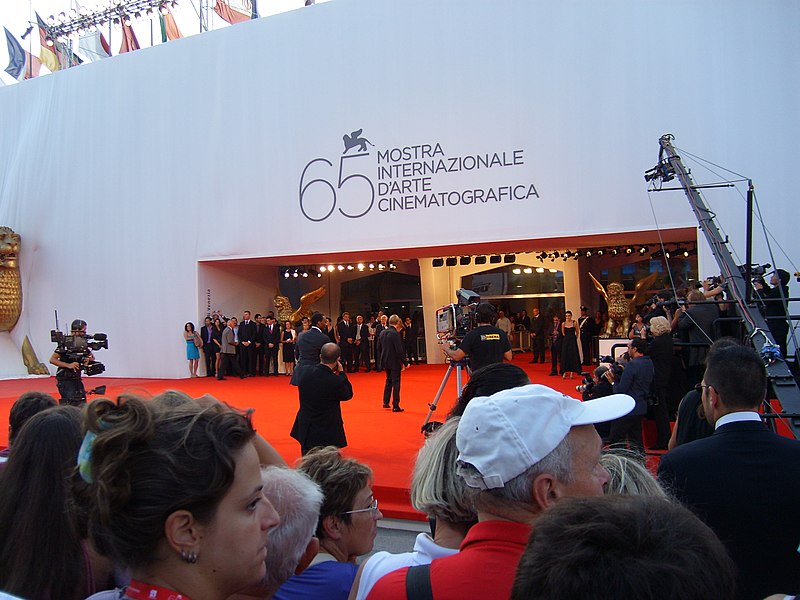 File:VeniceFilmFestival65.JPG