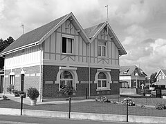 Des habitations groupées par deux.