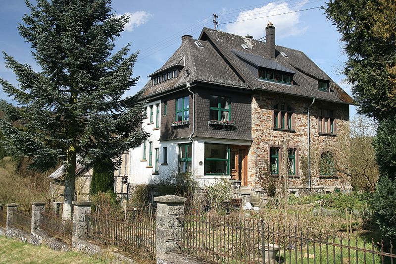File:Villa Cultural Heritage Hundsdorf Ww Germany.jpg