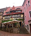 Gasthaus (Weinstube „Vincenz Richter“) mit Seitengebäude und Hofgebäude, ehemaliges Tuchmacherinnungshaus