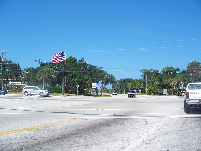 File:Wabasso FL US 1 CR 510 east01.jpg