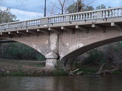 Winkelman, AZ old Gila bridge arch base from SW 1.JPG