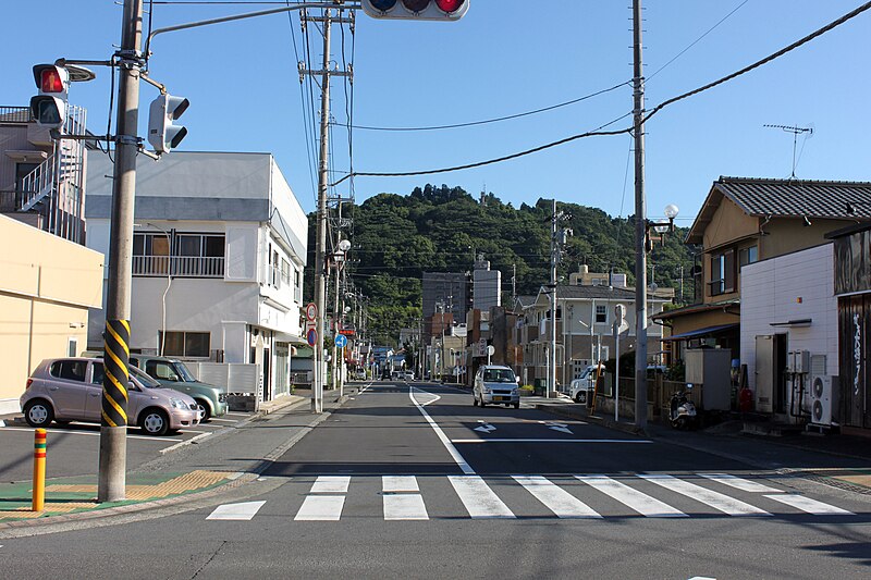 File:Yugawara downtown street.jpg