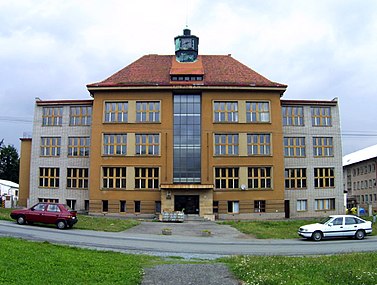 Lycée de Plasy : immeuble construit en 1933-1934.