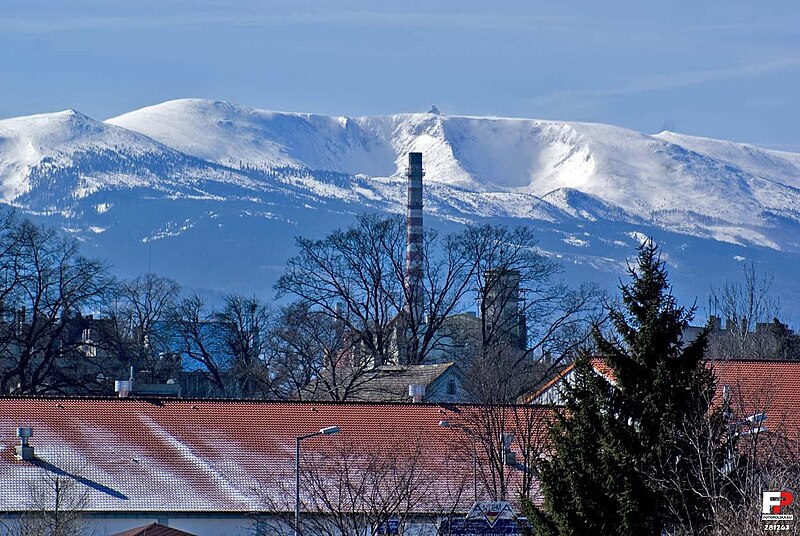 File:Śnieżne Kotły, Nadajnik radiowo-telewizyjny - fotopolska.eu (281263).jpg