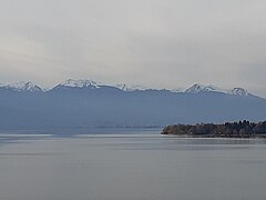 Поглед од Охрид на планината Јабланица