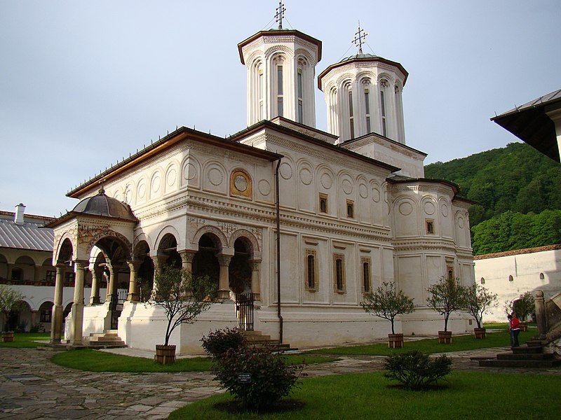 File:000 025 813 - 23-05-2010 - Manastirea Horezu.jpg