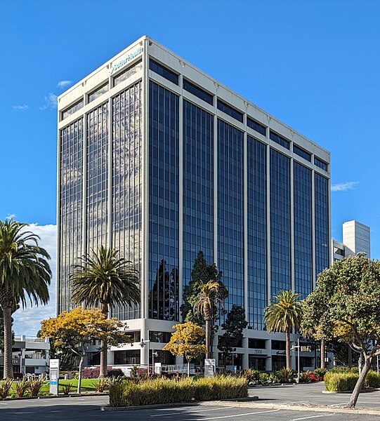 File:2000 Powell Street, Emeryville.jpg