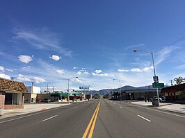 2015-04-29 16 23 21 View south along E Street (U.S. Route 95) near 6th Street in Hawthorne, Nevada.jpg