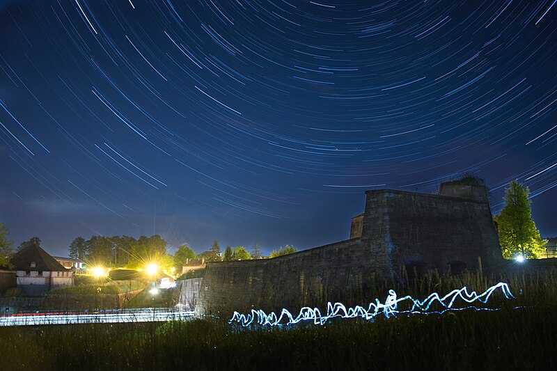 File:2016-06 Forteresse demi-lune Belfort circumpolar.jpg