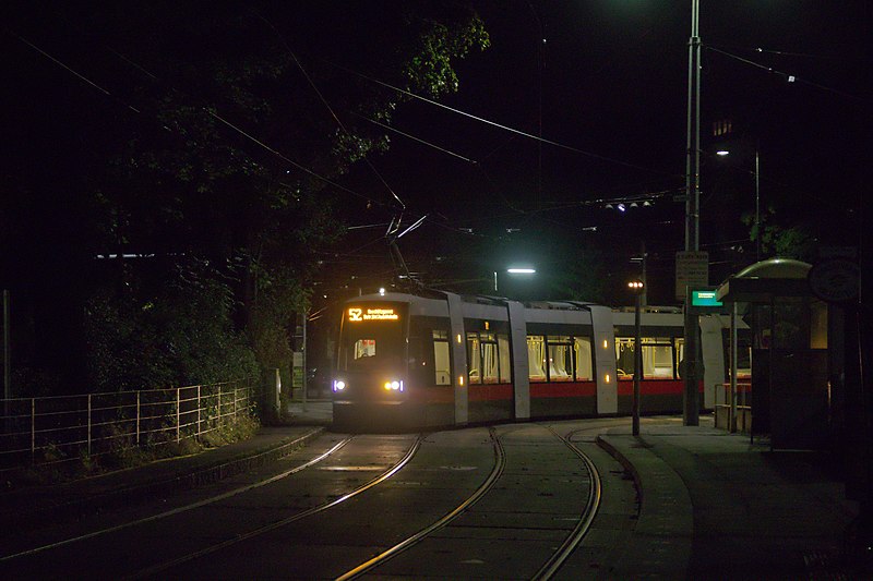 File:2017-09-02 AT Wien 14 Penzing & Wien 15 Rudolfsheim-Fünfhaus, Mariahilfer Straße, Auer-Welsbach-Park, Hst. Penzinger Straße, A1 105 Linie 52 (47964104151).jpg