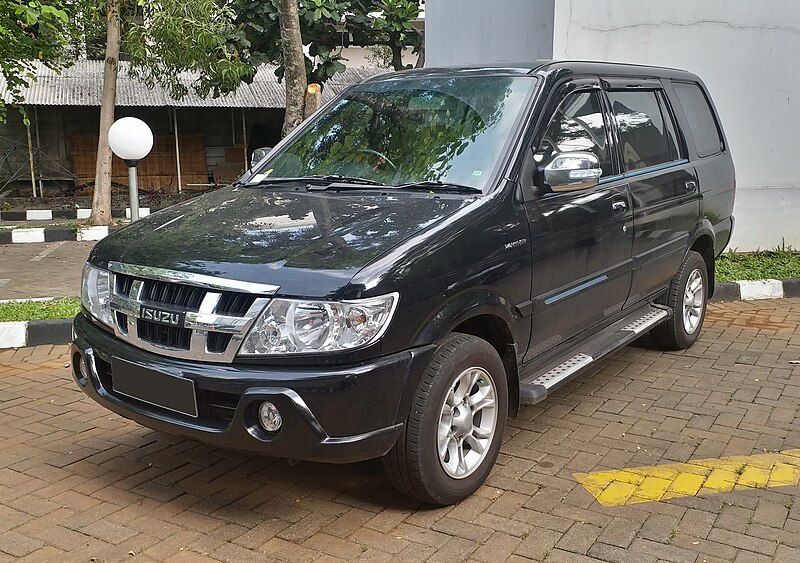 File:2018 Isuzu Panther LS 2.5 TBR541 (20191213) 01.jpg