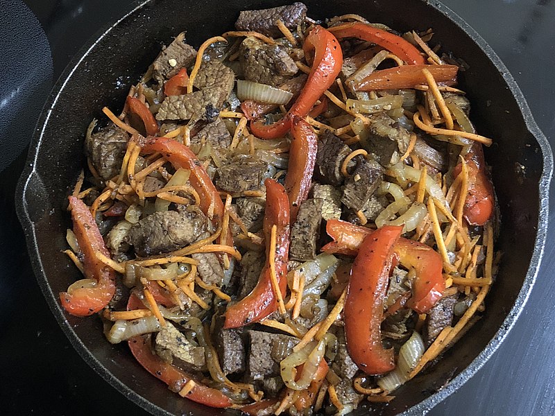 File:2020-05-08 20 54 30 Skillet full of beef and vegetables in the Franklin Farm section of Oak Hill, Fairfax County, Virginia.jpg