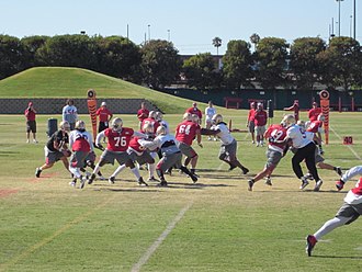 The San Francisco 49ers conducting training camp at the team's headquarters and practice facility in Santa Clara, California in August 2010 49ers training camp 2010-08-09 28.JPG
