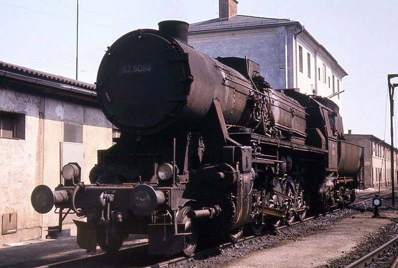 File:52.6084 at Graz depot, summer 1971.jpg