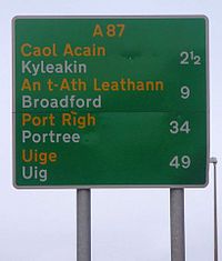 Primary route sign outside Kyle of Lochalsh A87-bilingual.jpg