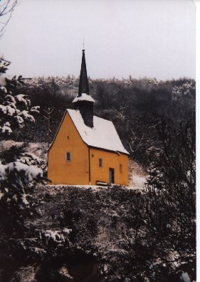 File:Ahrbrueck Katharinenkapelle Winter.TIF