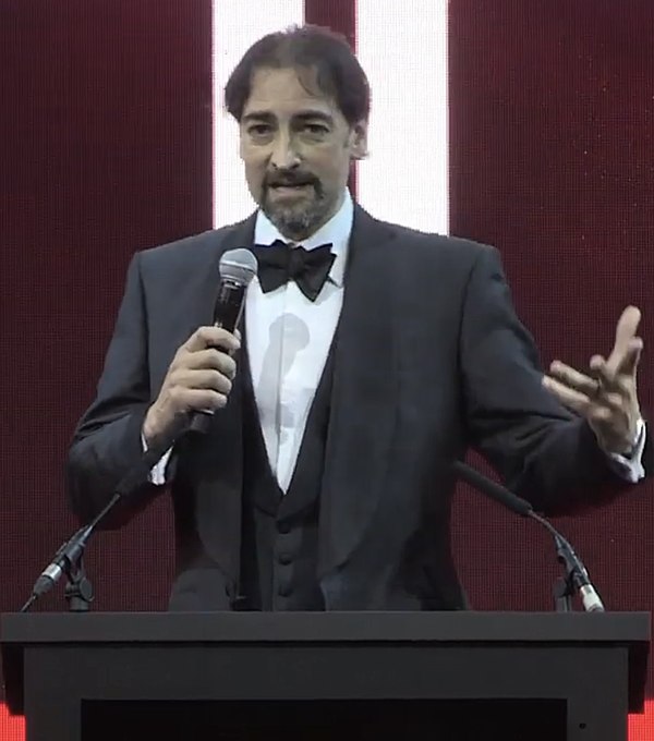 McGowan hosting the 6th Asian Awards in 2016