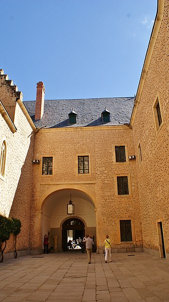 File:Alcázar de Segovia 23.JPG