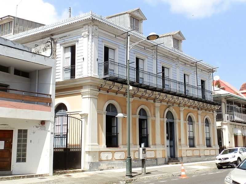 Ancien hôtel de ville de Pointe-à-Pitre — Wikipédia