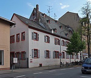 Höchster Altstadt: Entwicklung, Gefahren für den Baubestand, Historische Bauwerke