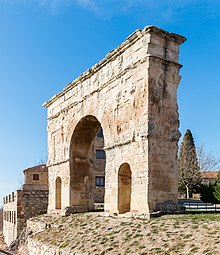 Arco romano, Medinaceli, Soria, España, 28. 12. 2015, DD 104.JPG