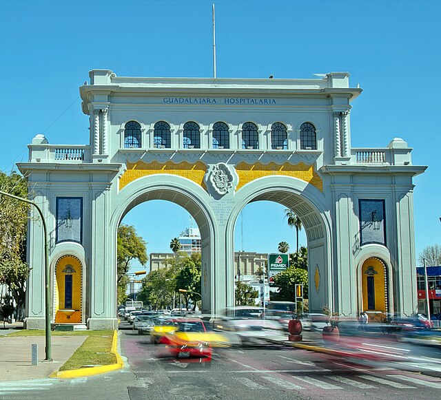 Image: Arcos Guadalajara 2 (cropped)