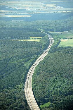 Autobahn 44 Sauerland-Ost 234.jpg