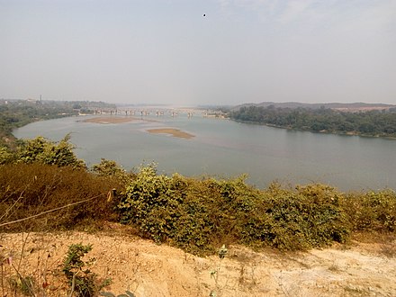Autumn view of the Ib river