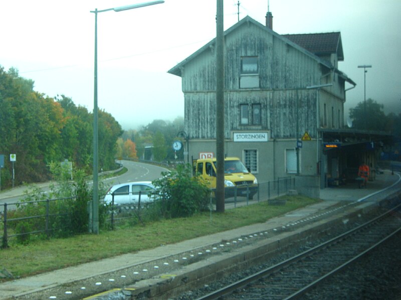 File:Bahnhof Storzingen 02.JPG