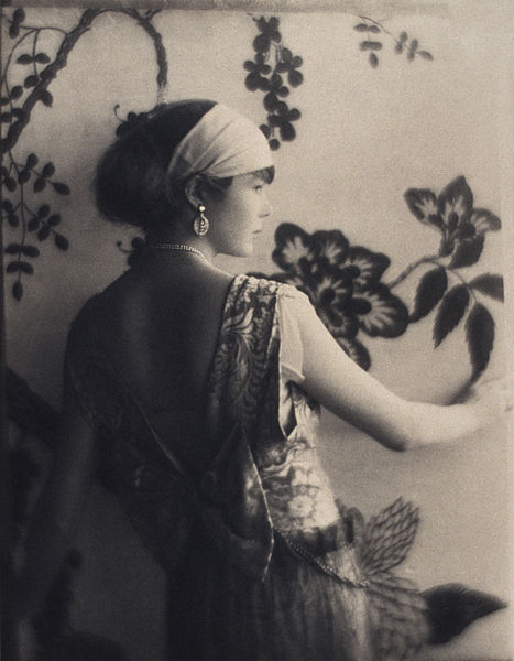 File:Baron de Meyer, Portrait of a woman, 1920-1930.jpg